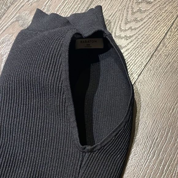 ARITZIA | Babaton Sculpt Knit Mockneck Halter Top - Picture 6 of 13